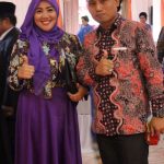 Syamsul Samad, S.Ip (Ketua Komisi I DPRD Prov Sulbar) Bersama istri